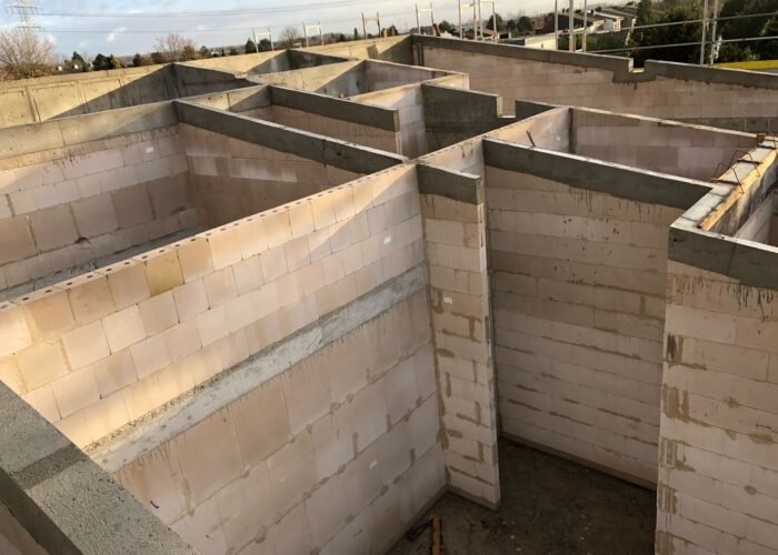 Foto 2 Ein Grundbau mit Raumeinteilung.