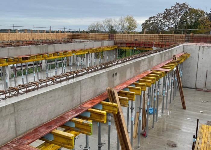 seitliche-sicht Sicht von innen auf das noch nicht fertige Gebäude